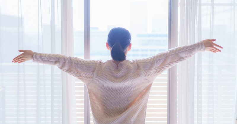 朝日を浴びる
